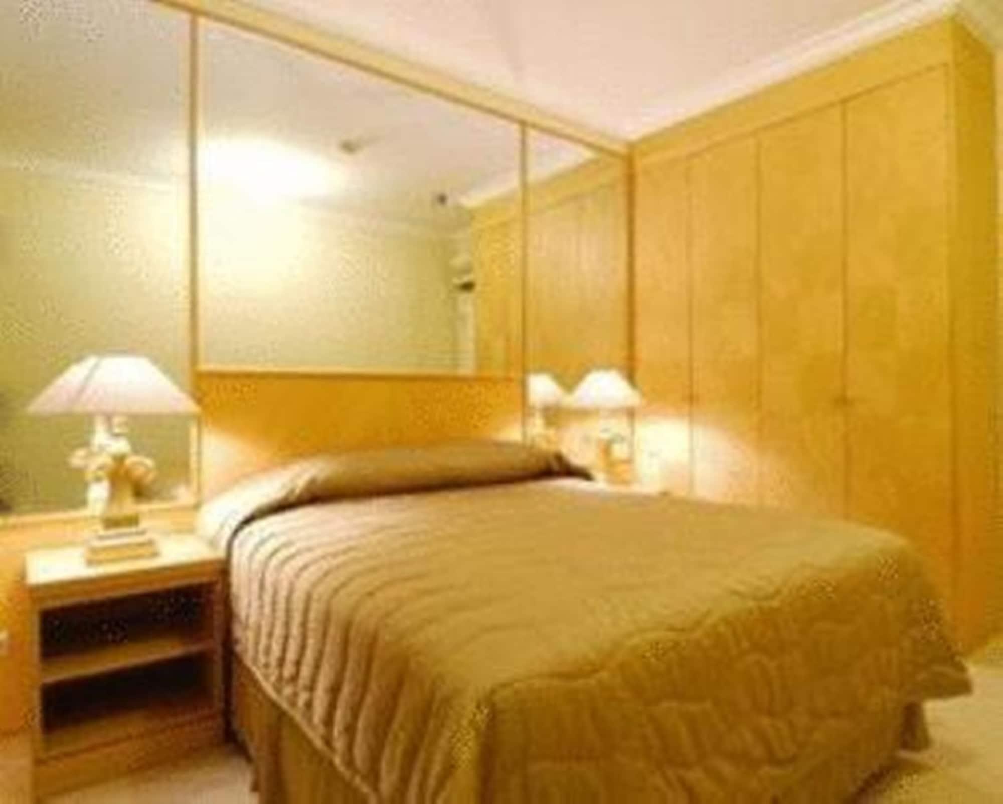 Batavia Hotel & Serviced Apartments Jakarta Exterior foto