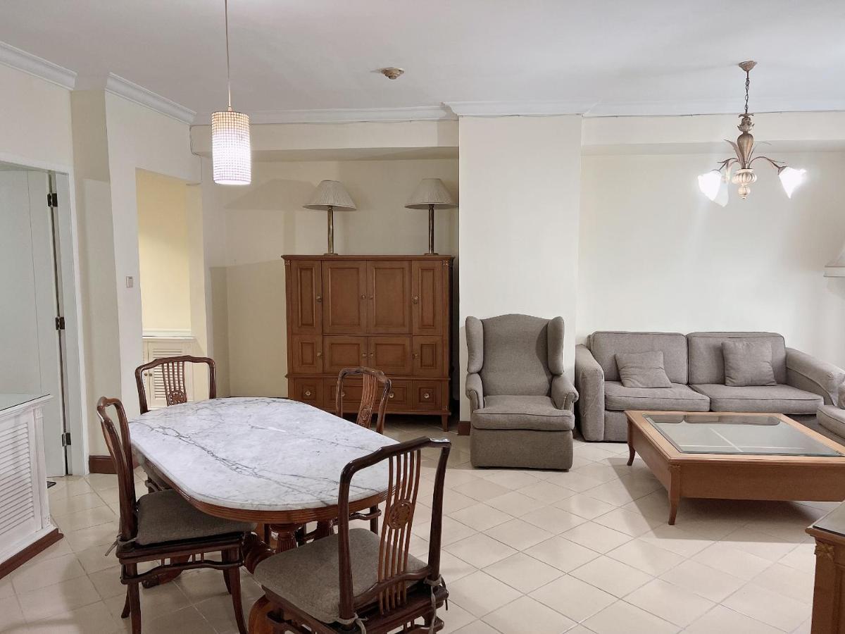 Batavia Hotel & Serviced Apartments Jakarta Exterior foto