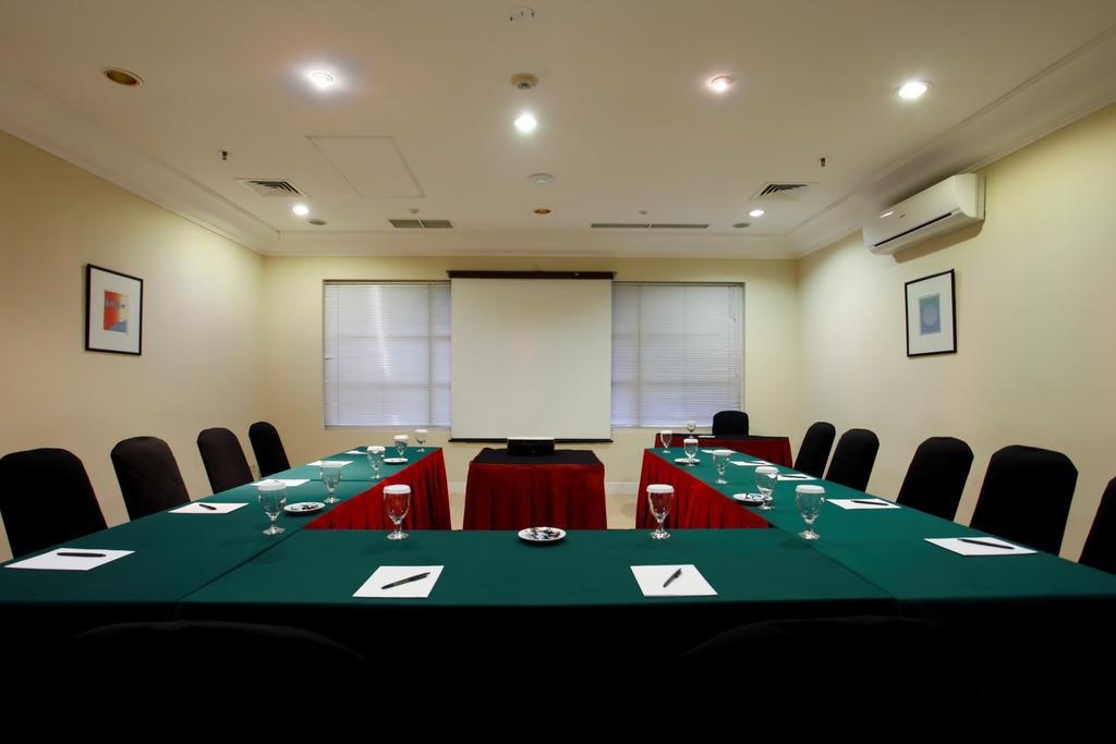 Batavia Hotel & Serviced Apartments Jakarta Exterior foto